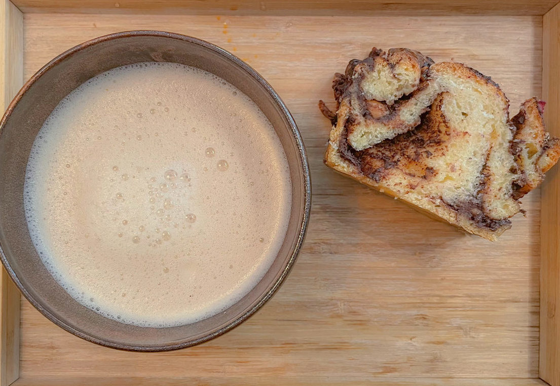 Cake et chai latte